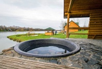 Чугунный банный чан для купания. Вместимость от 6 до 7 человек Чугунный банный чан для купания. Вместимость от 6 до 7 человек